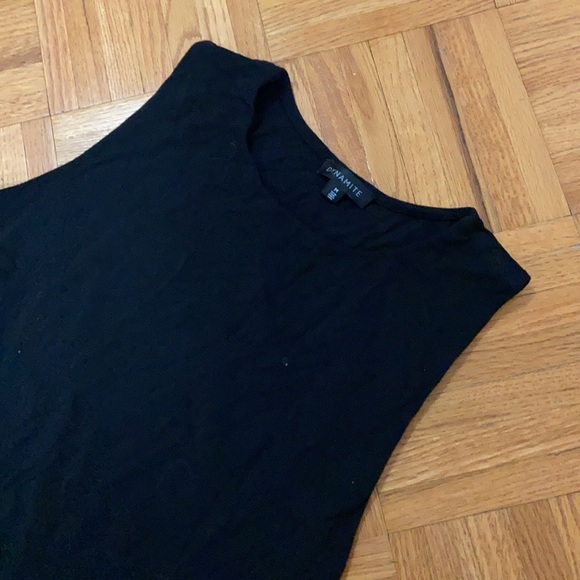 Black sleeveless top - Picture 2 of 2